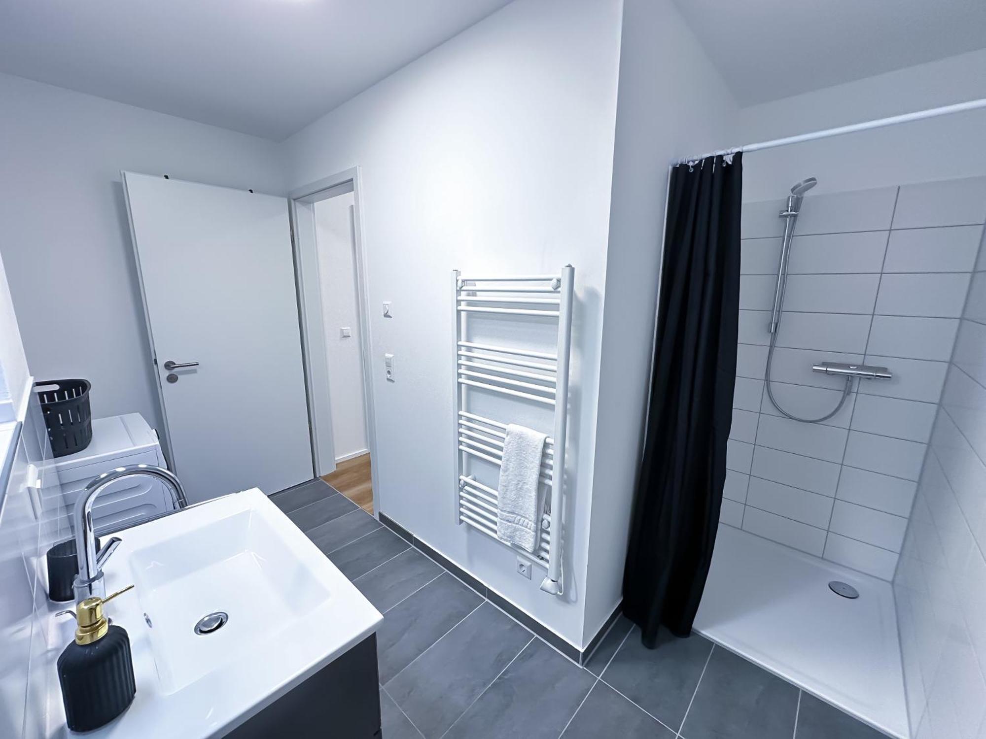 Suite4Me - Balkon I Kueche I Waschmaschine I Mainz-Kostheim วิสบาเดน ภายนอก รูปภาพ